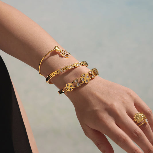 5A Zirconia Clover & Heart Bracelet - Luxury Floral Bangle