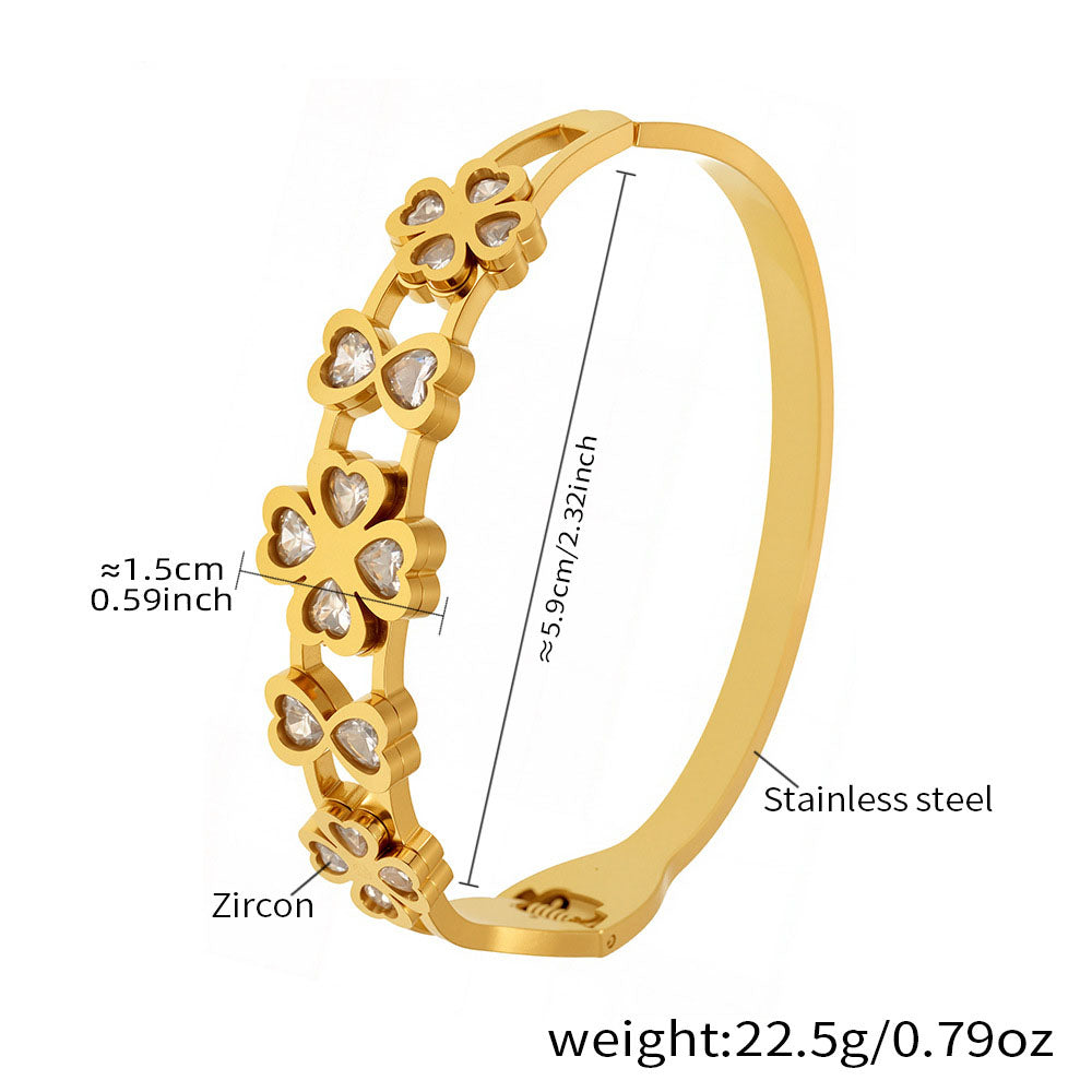 5A Zirconia Clover & Heart Bracelet - Luxury Floral Bangle