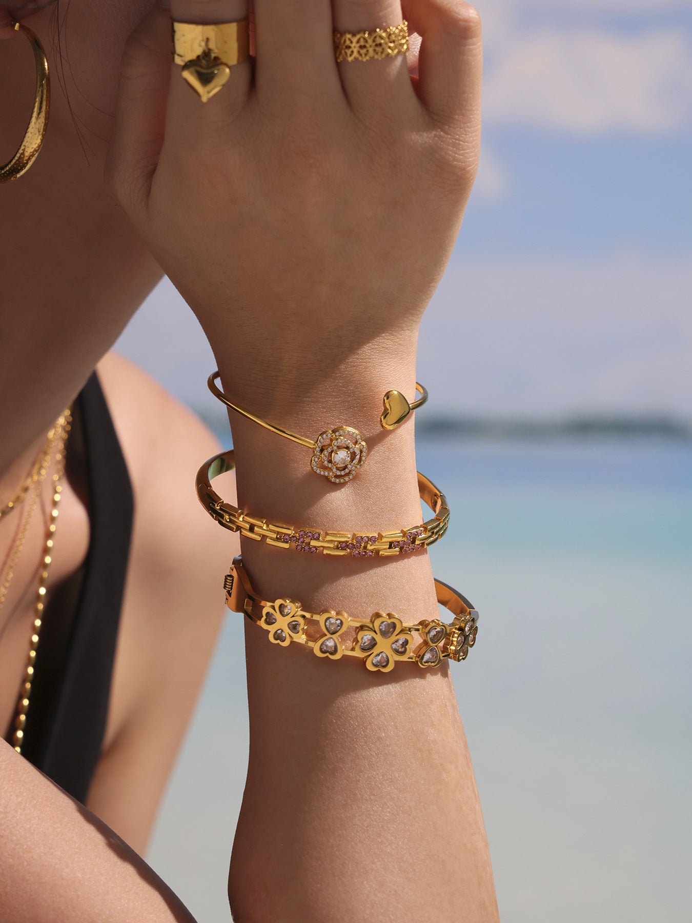 5A Zirconia Clover & Heart Bracelet - Luxury Floral Bangle