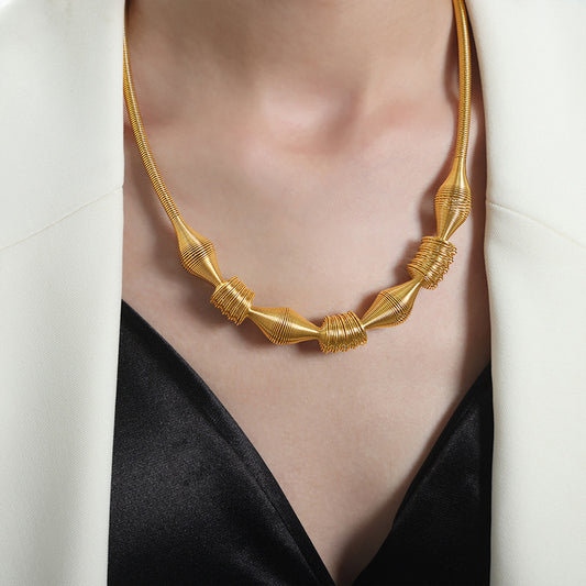 Vintage Elegance Pendant Necklace - Timeless Gold Plated Chain