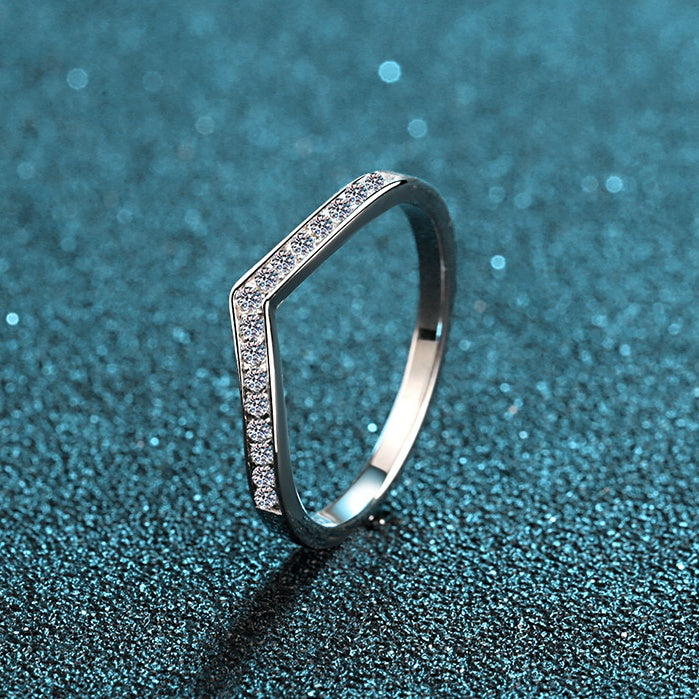 V-Shaped 14pt Moissanite Ring - S925 Sterling Silver Stackable Wedding Band
