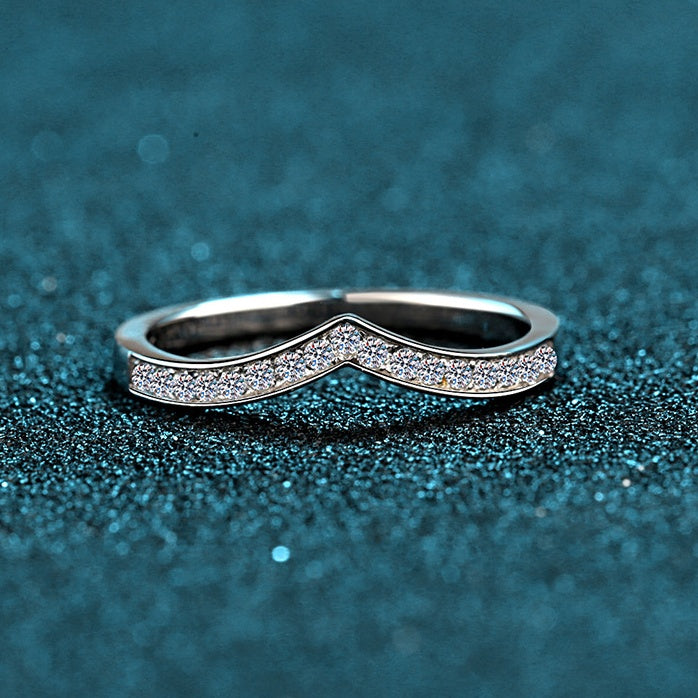 V-Shaped 14pt Moissanite Ring - S925 Sterling Silver Stackable Wedding Band
